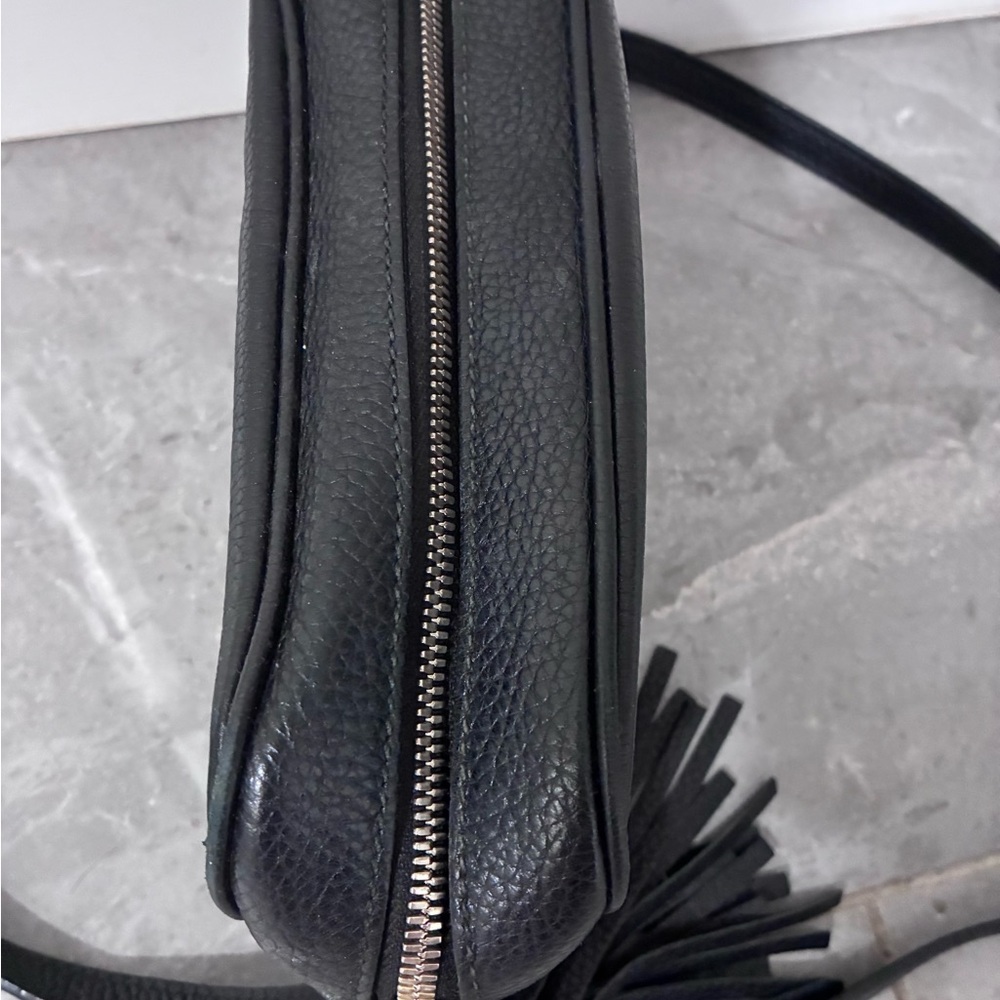 Gucci Black Pebbled Leather Crossbody Bag - Picture 3 of 8